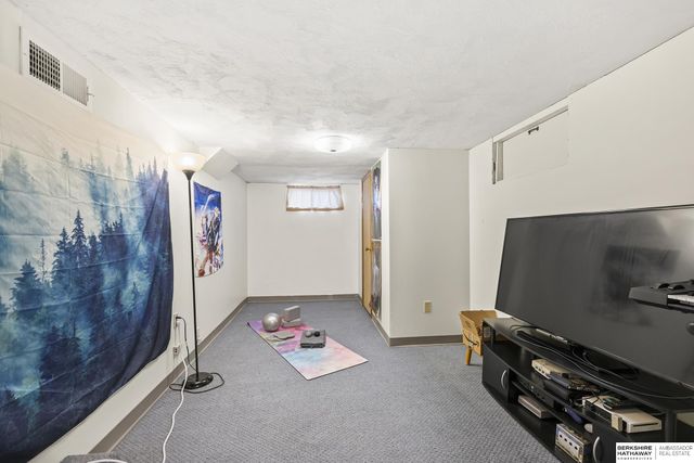 3809 S 56th Street, Lincoln, NE 68506