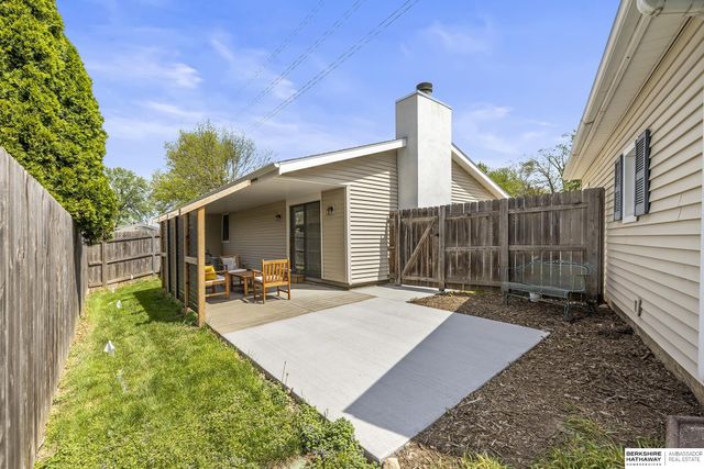 3809 S 56th Street, Lincoln, NE 68506