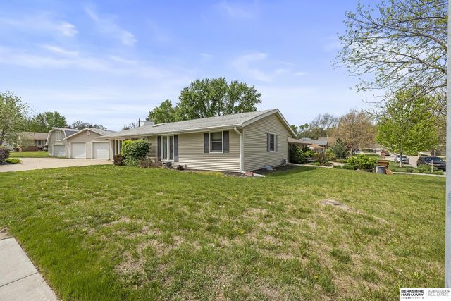 3809 S 56th Street, Lincoln, NE 68506