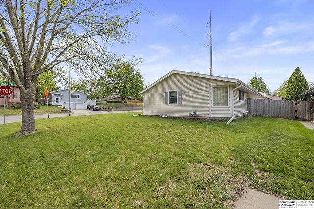 3809 S 56th Street, Lincoln, NE 68506