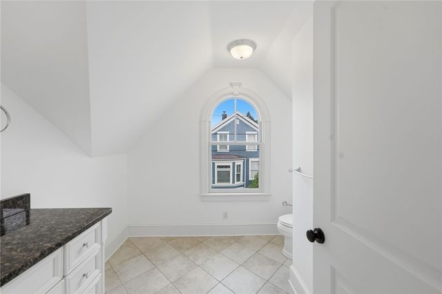21 Elm Street, Newport, RI 02840