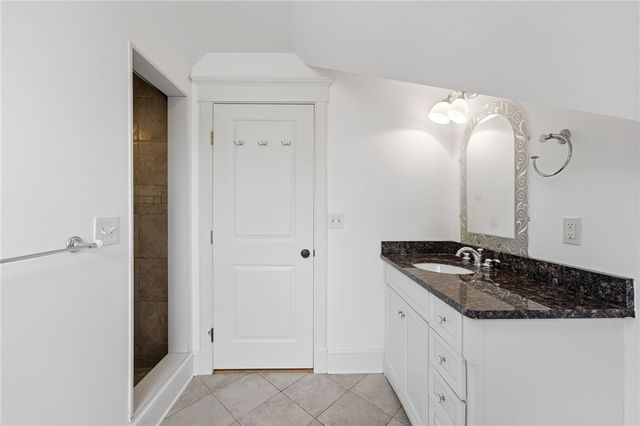 21 Elm Street, Newport, RI 02840