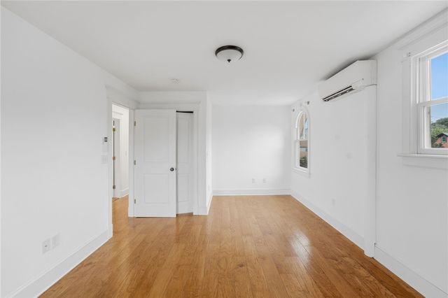 21 Elm Street, Newport, RI 02840