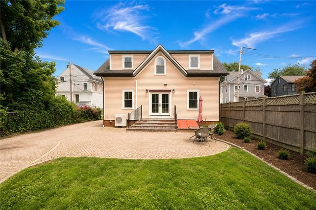 21 Elm Street, Newport, RI 02840
