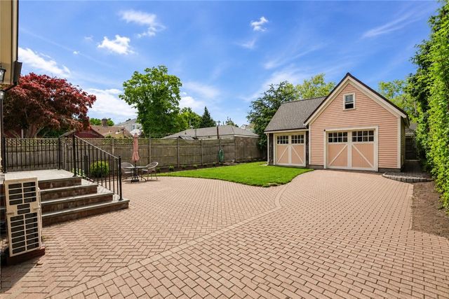 21 Elm Street, Newport, RI 02840