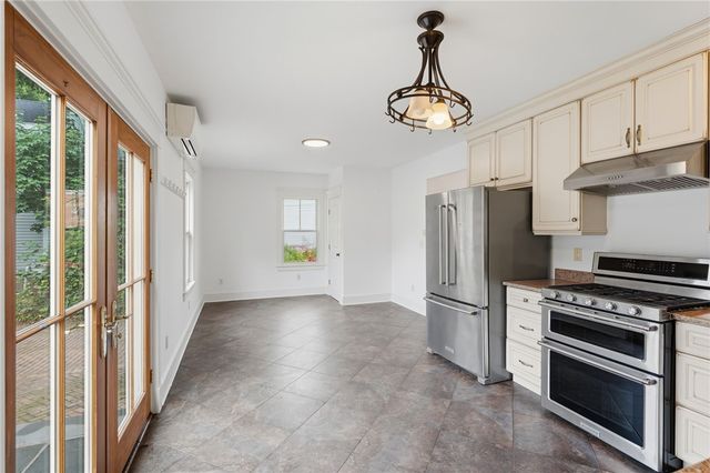 21 Elm Street, Newport, RI 02840