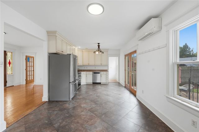 21 Elm Street, Newport, RI 02840