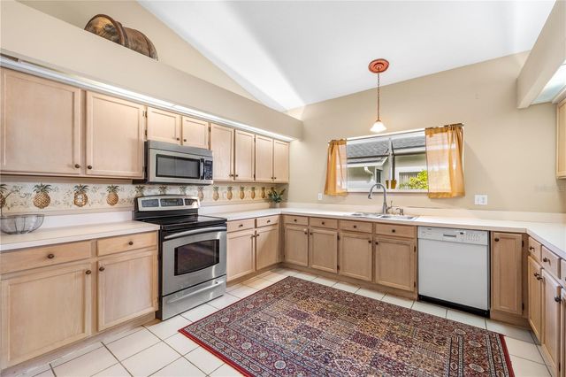 8746 TANTALLON CIRCLE, Tampa, FL 33647