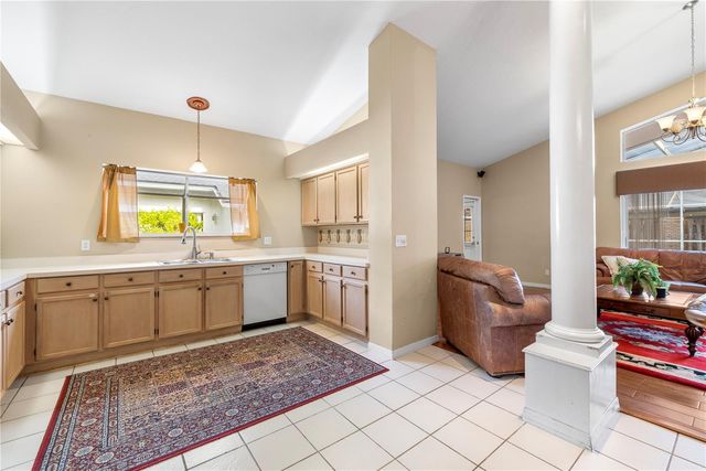 8746 TANTALLON CIRCLE, Tampa, FL 33647