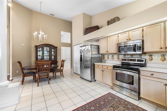 8746 TANTALLON CIRCLE, Tampa, FL 33647
