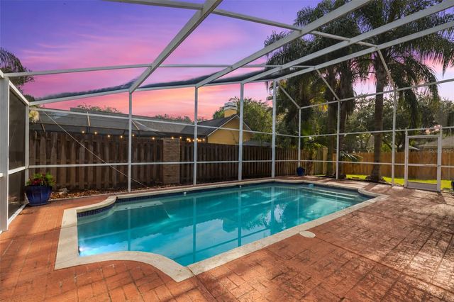 8746 TANTALLON CIRCLE, Tampa, FL 33647
