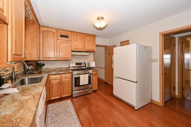 8526 W Clarke STREET, Wauwatosa, WI 53226