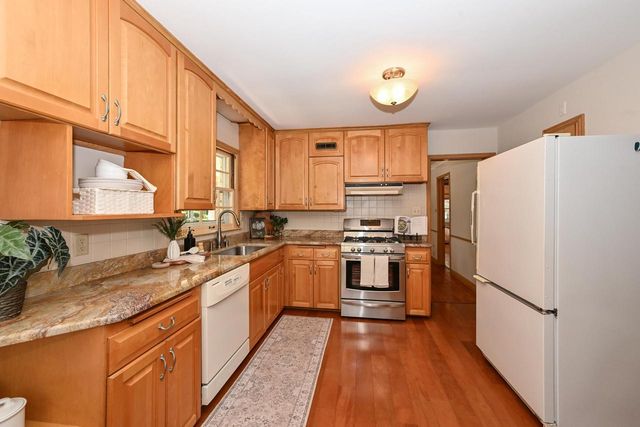 8526 W Clarke STREET, Wauwatosa, WI 53226