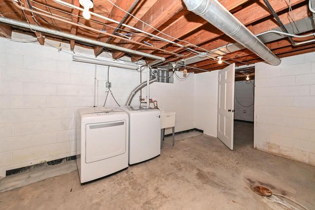 8526 W Clarke STREET, Wauwatosa, WI 53226