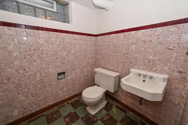 8526 W Clarke STREET, Wauwatosa, WI 53226