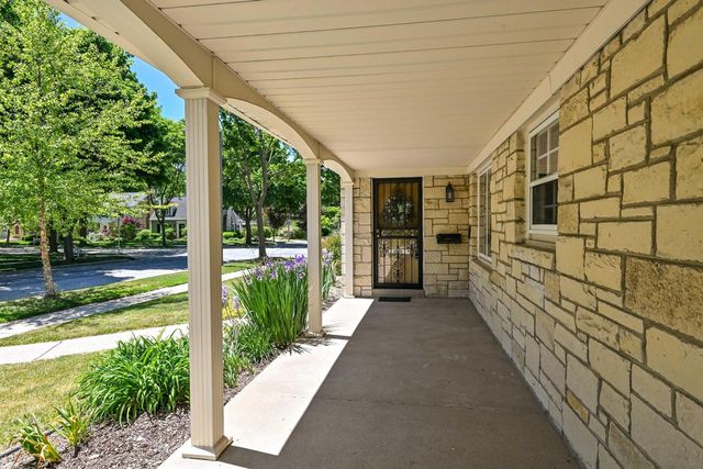 8526 W Clarke STREET, Wauwatosa, WI 53226