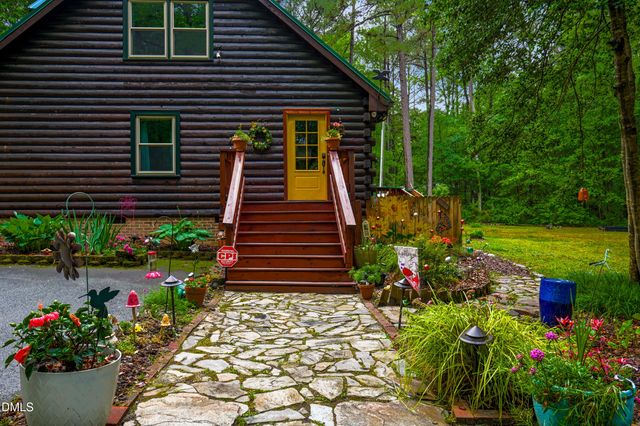 1153 Log Barn Road, Pittsboro, NC 27312
