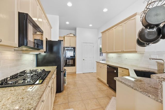 1442 Burchell Hill Dr, Oakdale, CA 95361
