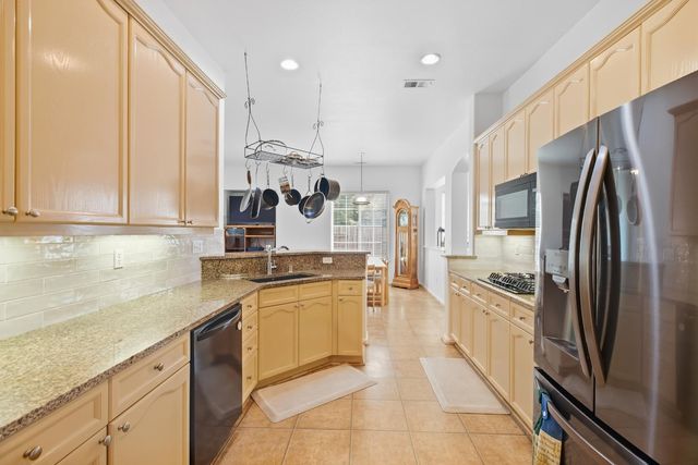 1442 Burchell Hill Dr, Oakdale, CA 95361