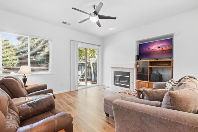 1442 Burchell Hill Dr, Oakdale, CA 95361