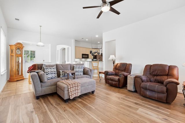 1442 Burchell Hill Dr, Oakdale, CA 95361