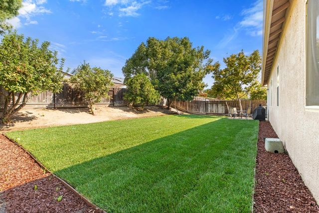 1442 Burchell Hill Dr, Oakdale, CA 95361