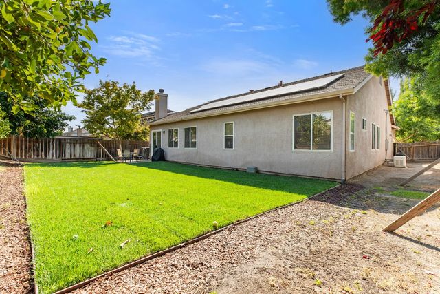 1442 Burchell Hill Dr, Oakdale, CA 95361