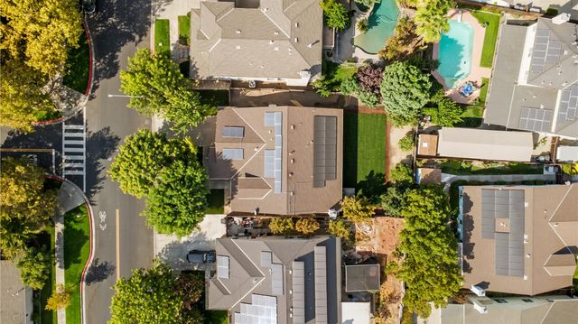 1442 Burchell Hill Dr, Oakdale, CA 95361
