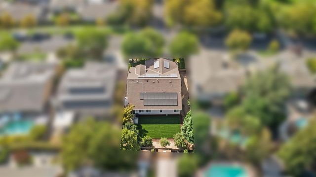 1442 Burchell Hill Dr, Oakdale, CA 95361