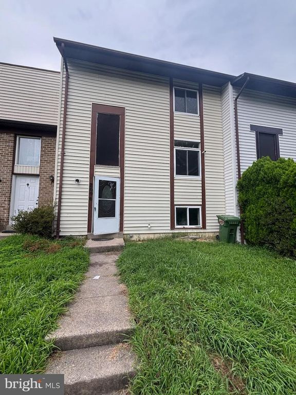 2696 SEVILLE CIR, Woodbridge, VA 22192