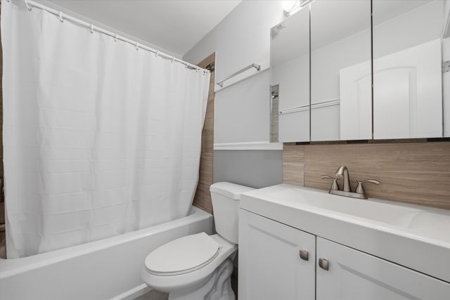 1354 W Ohio Street, Chicago, IL 60642