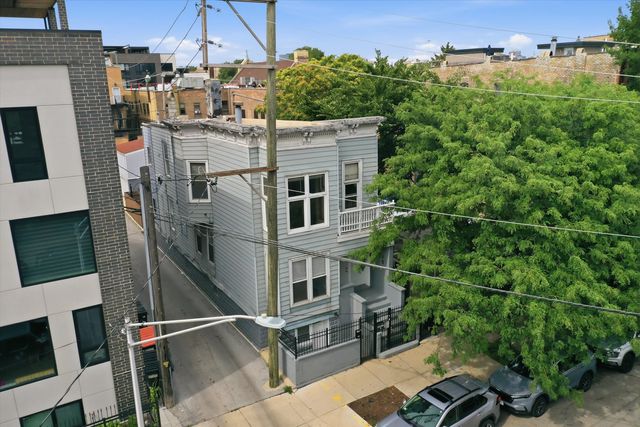 1354 W Ohio Street, Chicago, IL 60642