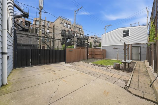 1354 W Ohio Street, Chicago, IL 60642