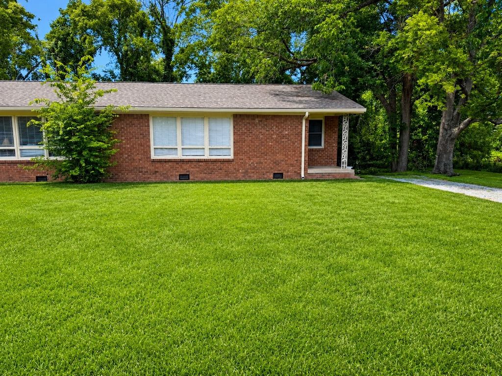 102 Westlynn Dr Apt A, Lebanon, TN 37087