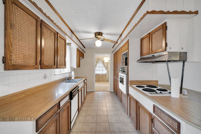 1320 Apache Street, Arlington, TX 76012