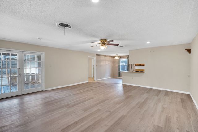 1320 Apache Street, Arlington, TX 76012