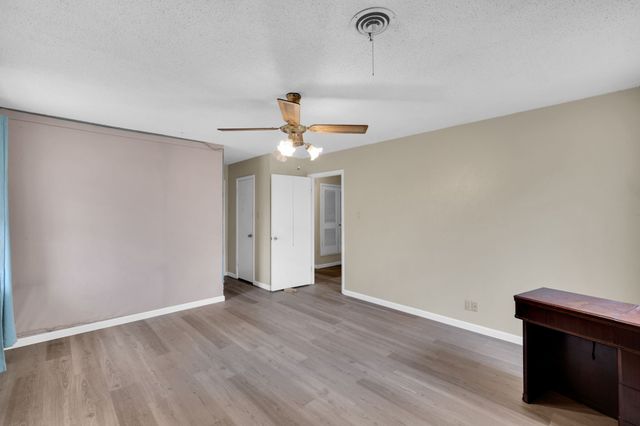 1320 Apache Street, Arlington, TX 76012