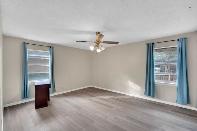 1320 Apache Street, Arlington, TX 76012