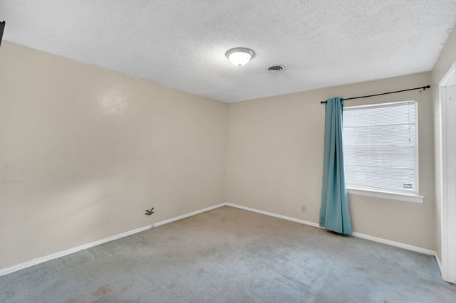 1320 Apache Street, Arlington, TX 76012