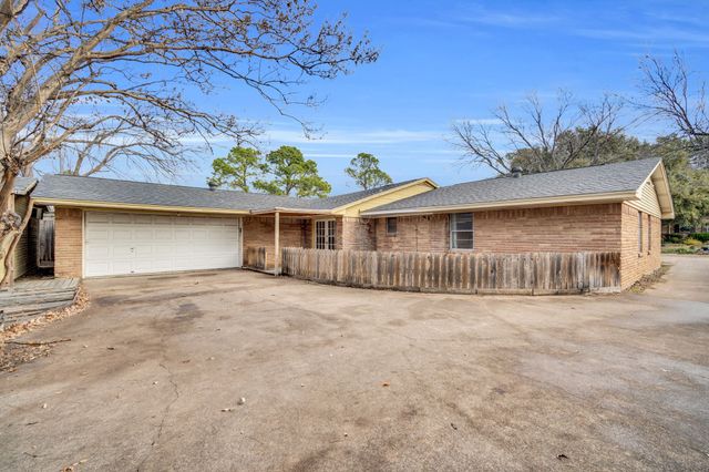 1320 Apache Street, Arlington, TX 76012