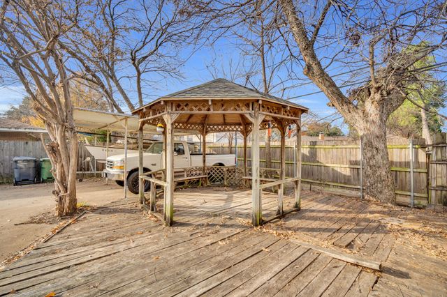 1320 Apache Street, Arlington, TX 76012
