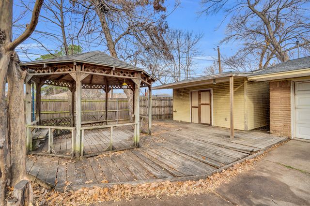 1320 Apache Street, Arlington, TX 76012