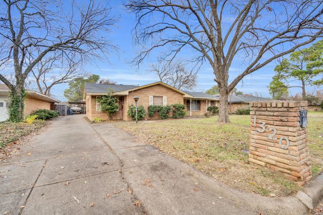 1320 Apache Street, Arlington, TX 76012