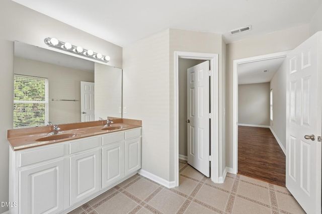 229 Georgetowne Drive, Clayton, NC 27527