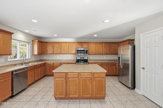 229 Georgetowne Drive, Clayton, NC 27527