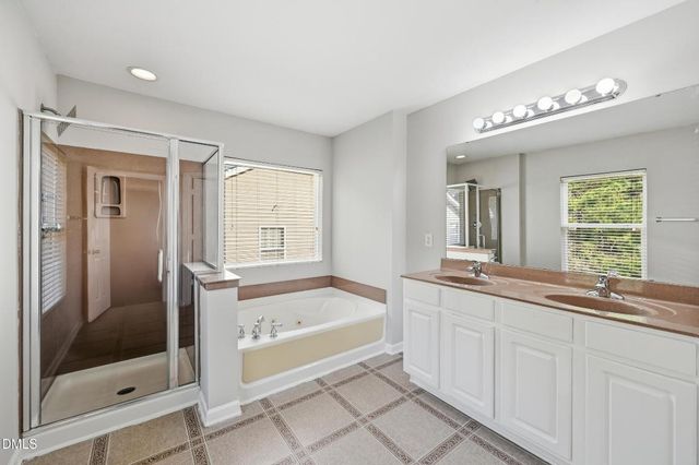 229 Georgetowne Drive, Clayton, NC 27527