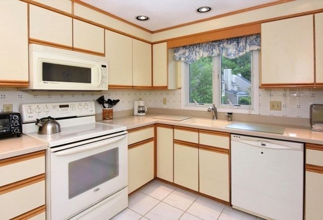191 Brickett Hill Circle 191, Haverhill, MA 01830