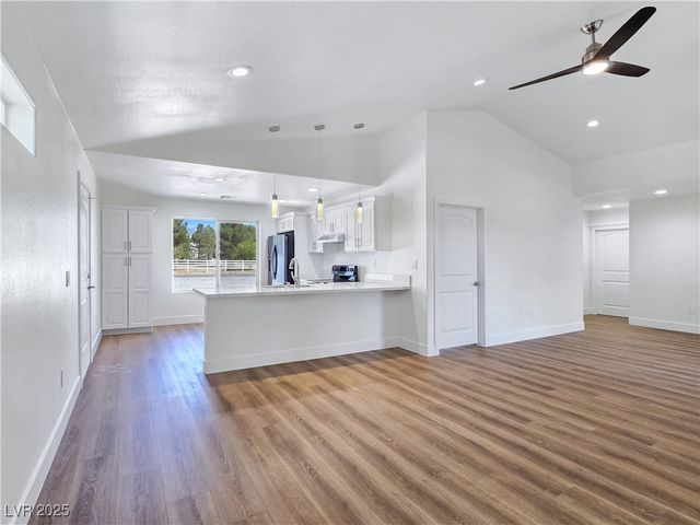 5880 Johnnie Mine Street, Pahrump, NV 89060