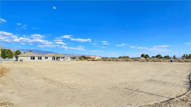 5880 Johnnie Mine Street, Pahrump, NV 89060