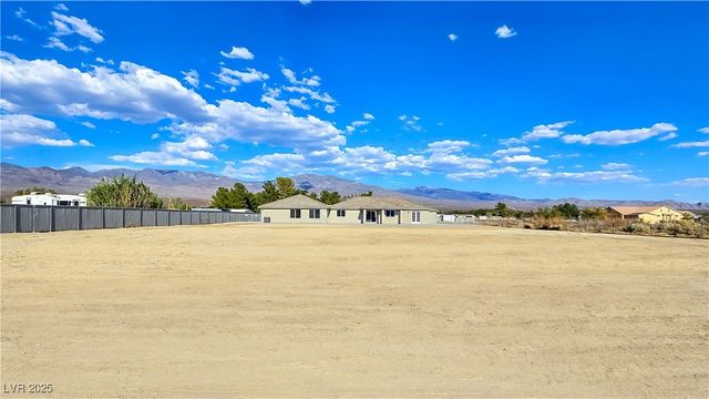 5880 Johnnie Mine Street, Pahrump, NV 89060